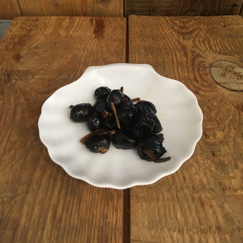 Medici (black olives with orange) per 100g