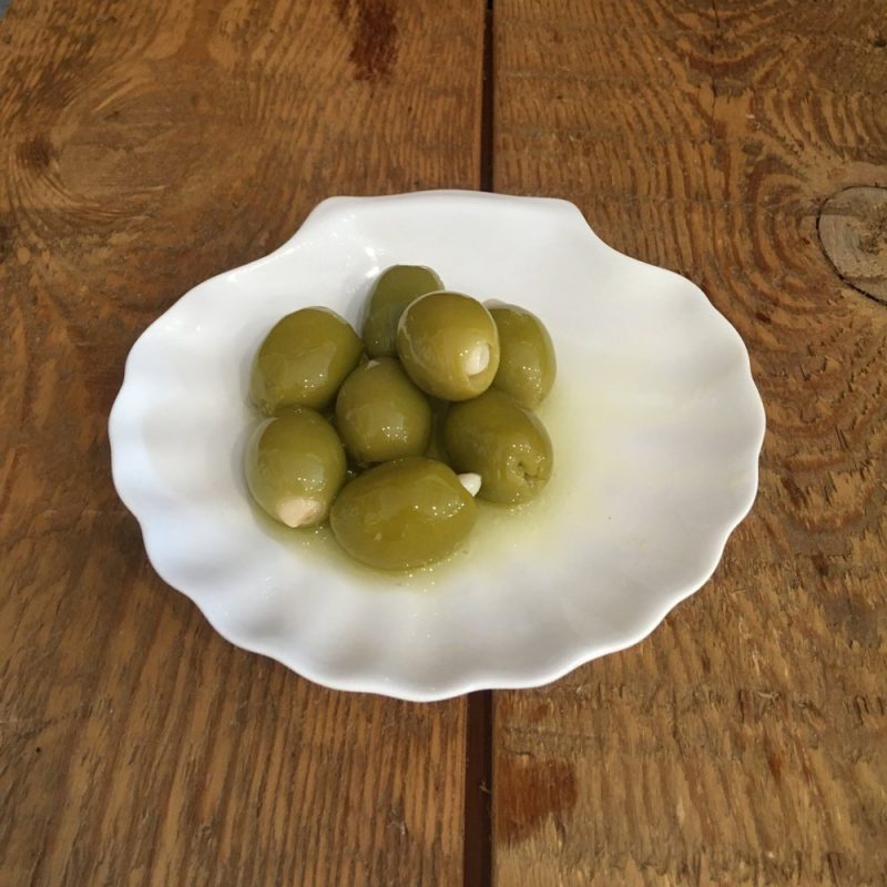 Garlic stuffed olives per 100g